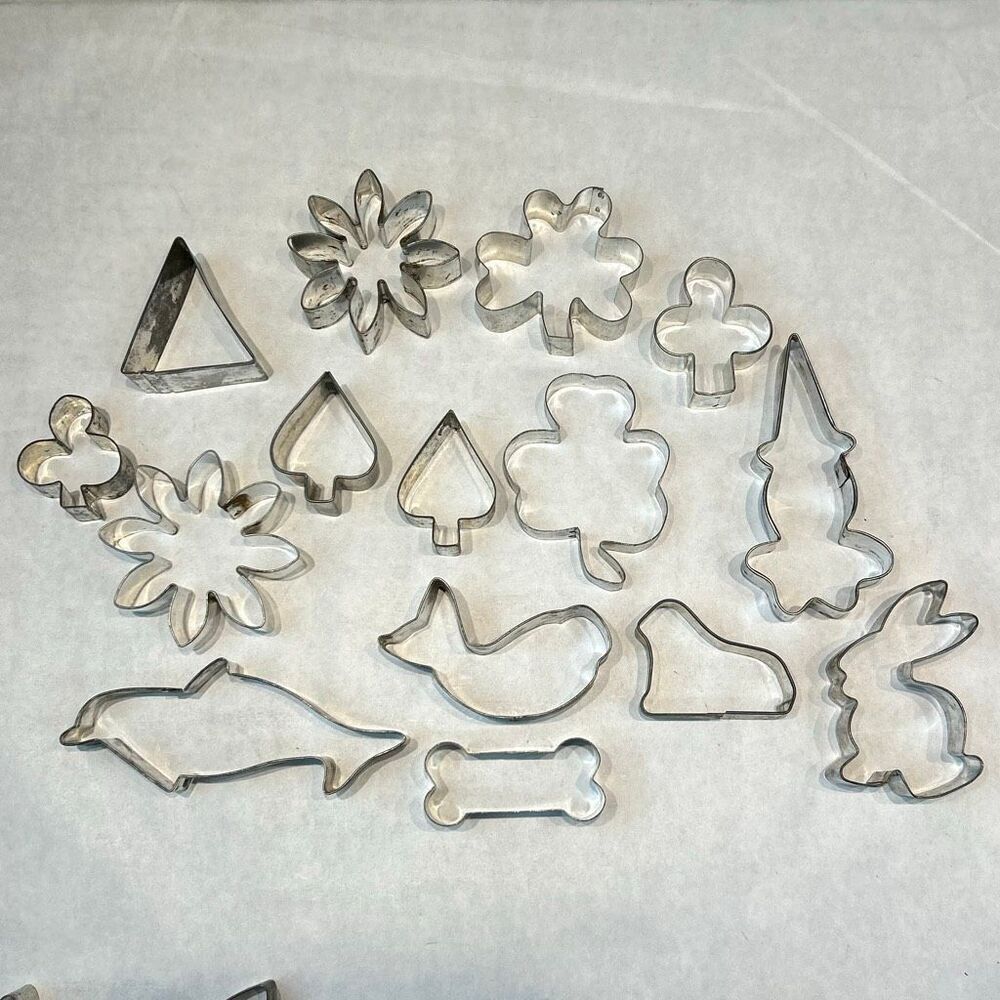 Vtg SET Aluminum Cookie Cutter Metal Fish Dolphin Whale Clown Rabbit Flower Clov